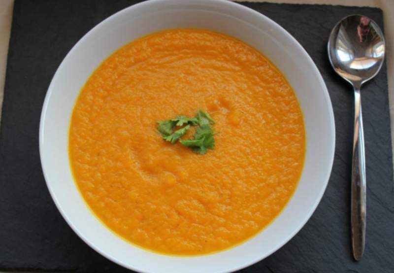 Sopa de taronja de pastanaga
