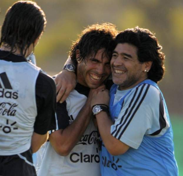 Carlos Tevez y Maradona