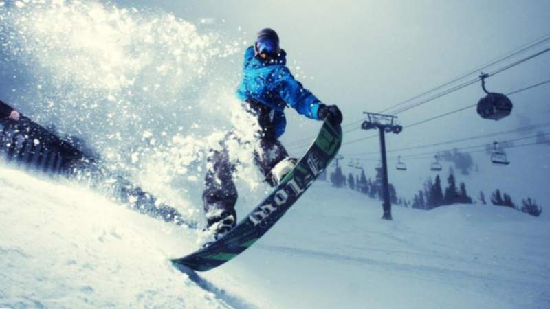Top 10 beneficii pentru sanatate ale schiatului si snowboardingului