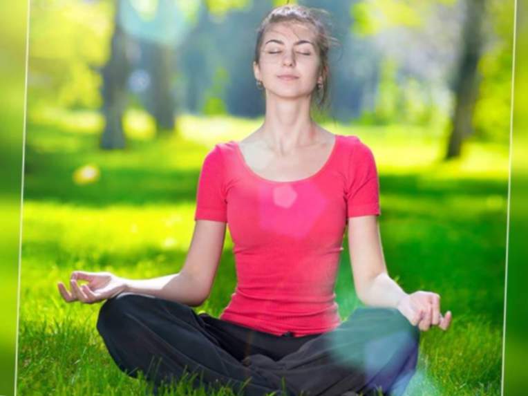 ioga que ajuda a calmar els nervis