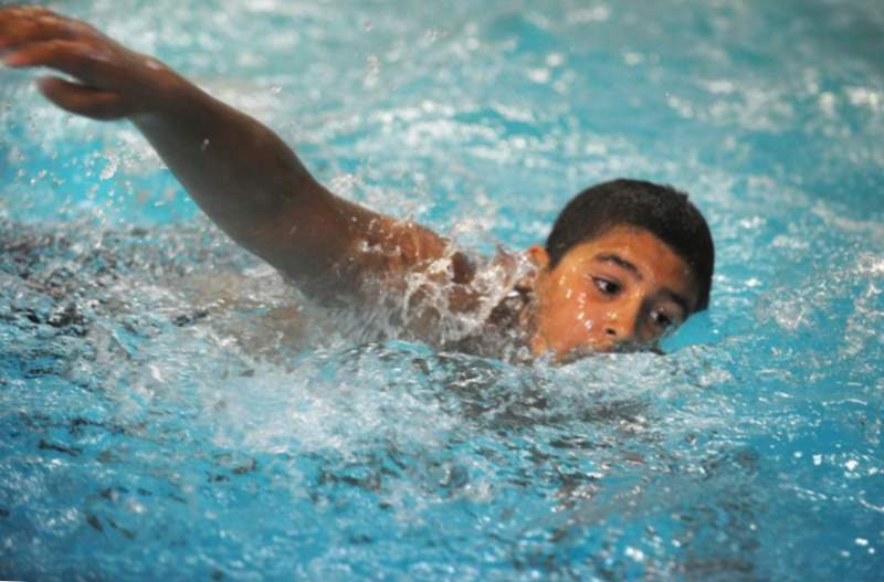 Escolares de natación deportiva y recreativa