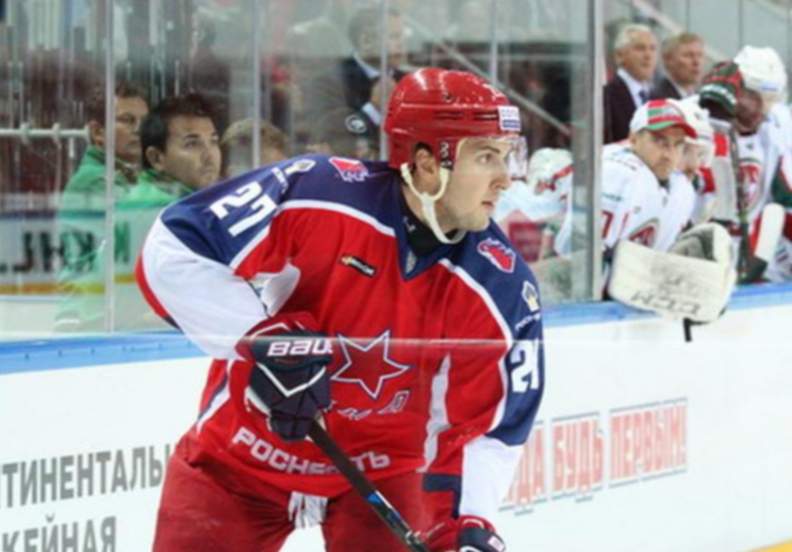 Jugador de hockey Kirill Petrov