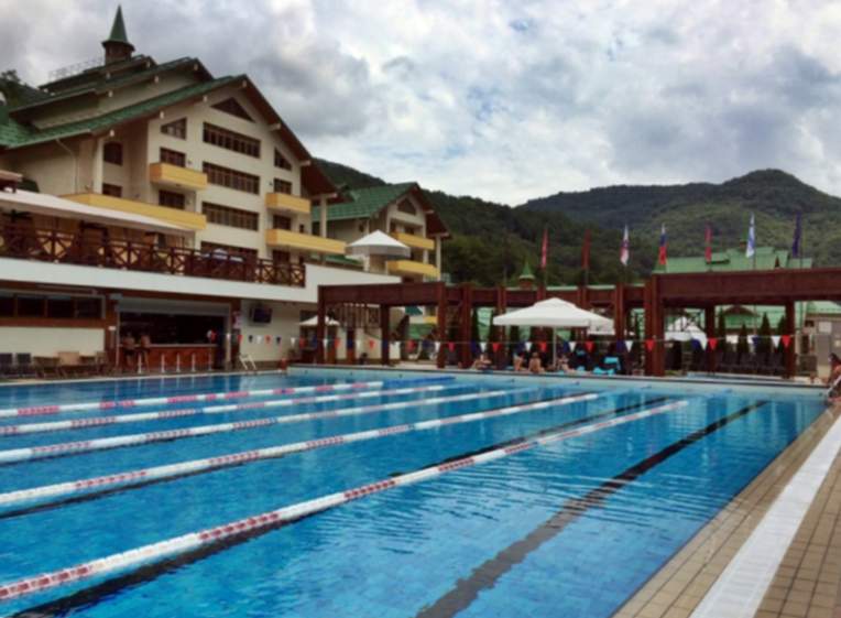 Gran piscina del hotel