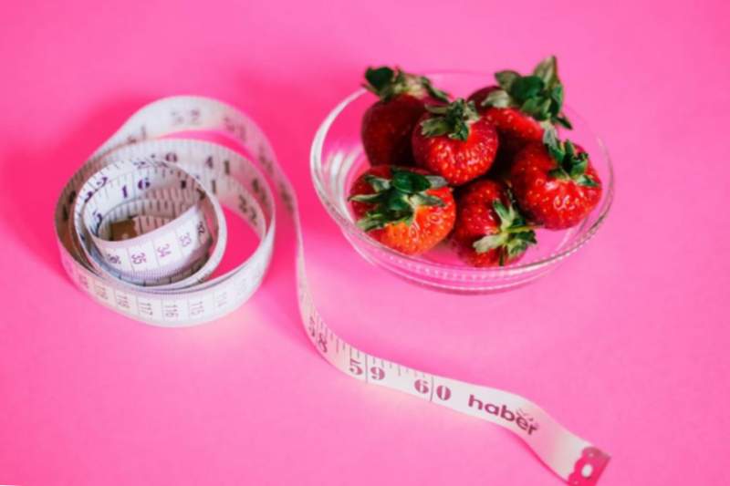 căpșuni și centimetru
