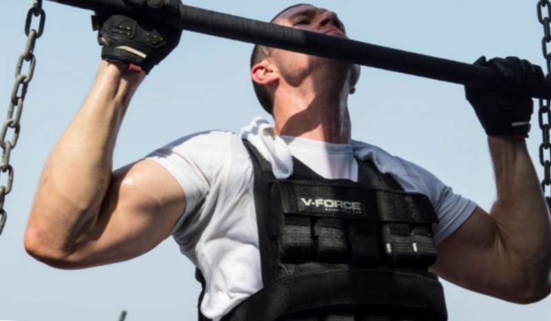 Pull-ups de agarre ancho: ¿qué músculos funcionan?