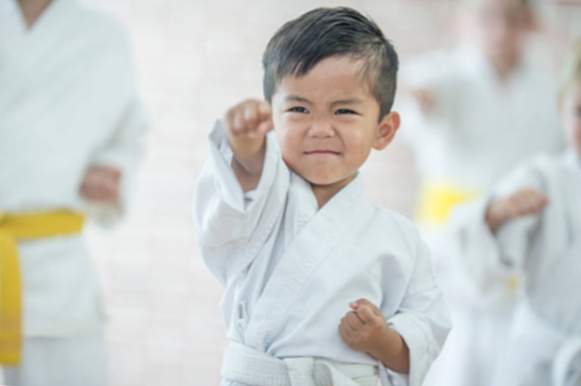Clases de artes marciales para niños.