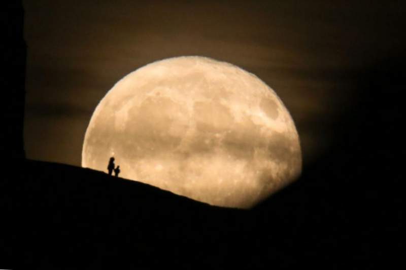 Lluna i home