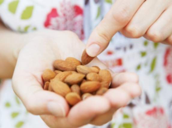 ¿Qué tipo de nueces comes al perder peso?