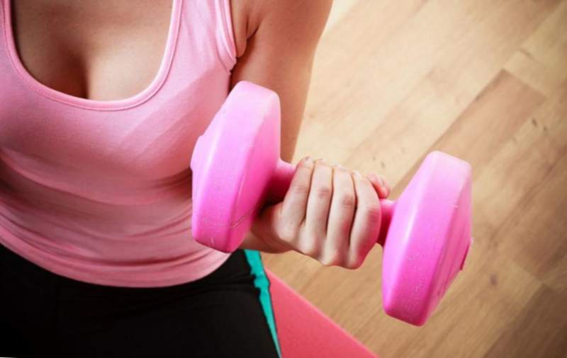 ejercicios básicos de tríceps para niñas