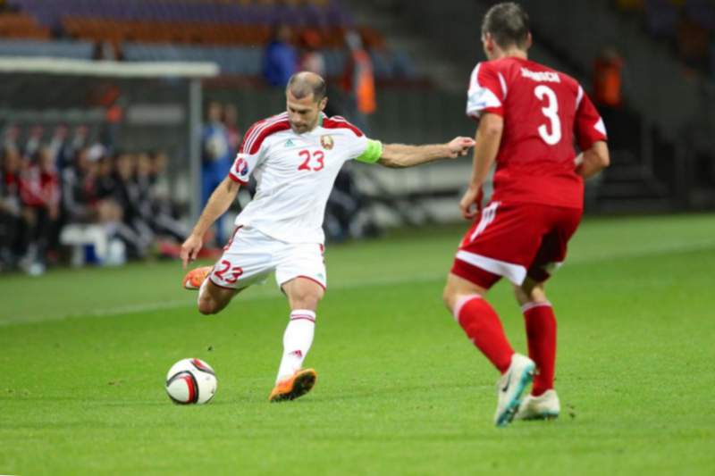 Jugador de futbol Timofey Kalachev